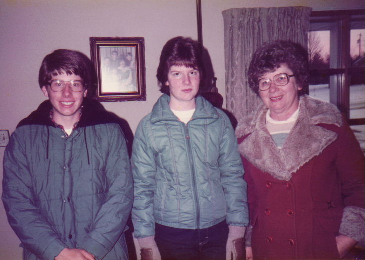 Prince Michael, Princess Brenda, and Queen Viola watch King Richard in his new clothes>>>